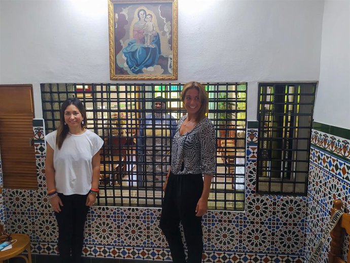 La portavoz de Cs en el Ayuntamiento de Utrera, Isabel González; la hermana Rosa y la delegada territorial de Turismo de la Junta de Andalucía en Sevilla, Rosa Hernández.