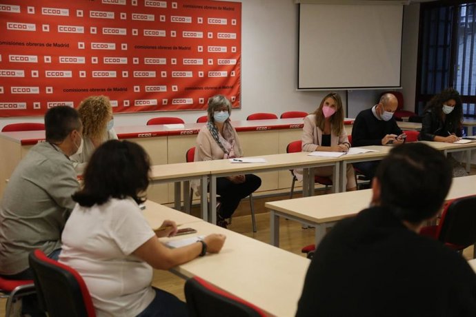 La secretaria general de CC.OO. Madrid, Paloma López, con la portavoz socialista en el Ayuntamiento de Madrid, Mar Espinar