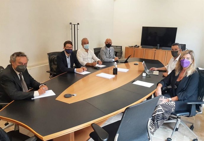 La Conselleria de Salud y Consumo y la Sociedad Española de Cardiología acuerdan colaborar para mejorar la calidad de la atención a las personas con enfermedad de corazón.