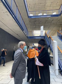 El consejero de Transformación Económica, Industria, Conocimiento y Universidades, Rogelio Velasco, inicia el curso en la Universidad Loyola