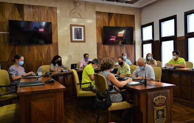 Reunión del comité científico del Pevolca para analizar el 'enjambre sísmico' de La Palma