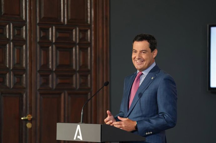 El presidente de la Junta de Andalucía Juanma Moreno, en el homenaje a los deportistas andaluces, olímpicos y paralímpicos, participantes en Tokio 2020 a 15 de septiembre del 2021 en el Palacio de San Telmo, Sevilla. Andalucía