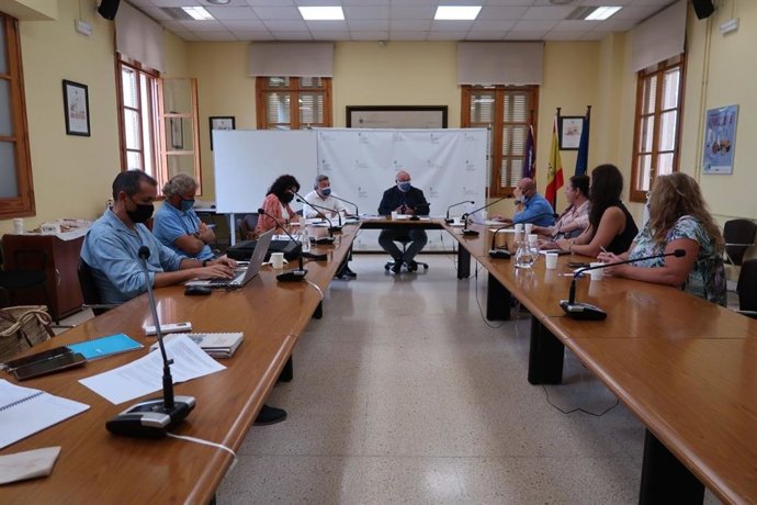 La Conselleria de Agricultura, Pesca y Alimentación del Govern balear, en una reunión con los responsables de la Sociedad Estatal de Infraestructuras Agrarias (Seiasa) para avanzar los trámites de la primera fase del proyecto de regadíos.