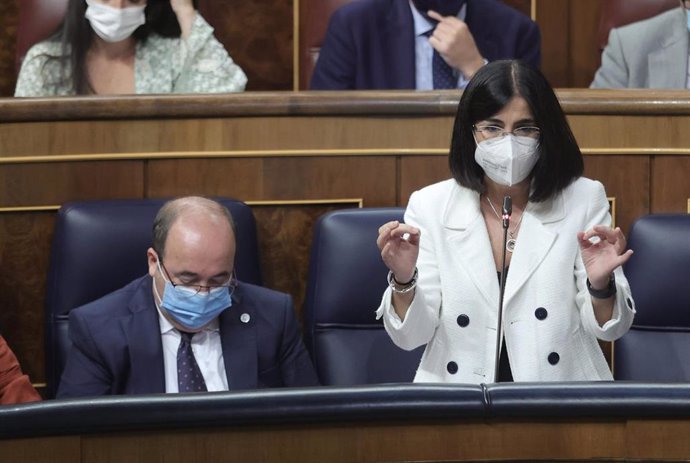 La ministra de Sanidad, Carolina Darias, interviene en una sesión de control al Gobierno en el Congreso de los Diputados, a 15 de septiembre de 2021, en Madrid, (España). En esta sesión, la primera del nuevo curso político, el Gobierno deberá responder 