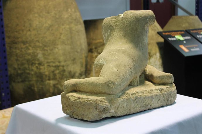 Escultura romana de un Hércules niño del siglo II hallado en una escombrera.