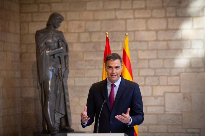 El presidente del Gobierno, Pedro Sánchez, ofrece una rueda de prensa en el Palau de la Generalitat tras reunirse con el president de la Generalitat, a 15 de septiembre de 2021, en Barcelona, Catalunya (España). 