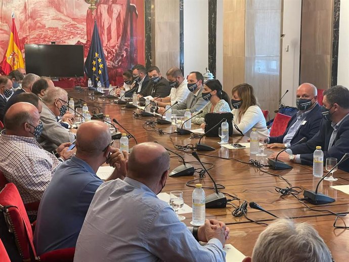 Vox se reúne con la Plataforma por las Infraestructuras de la Costa Tropical