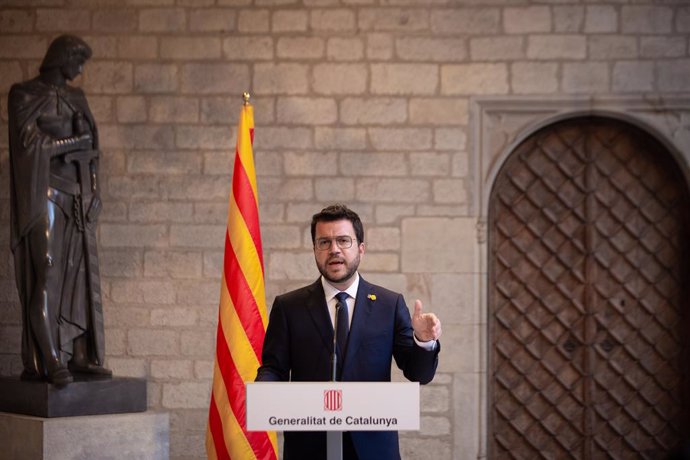 El president de la Generalitat, Pere Aragons, en roda de premsa en el Palau de la Generalitat després de reunir-se amb el president del Govern, Pedro Sánchez. 