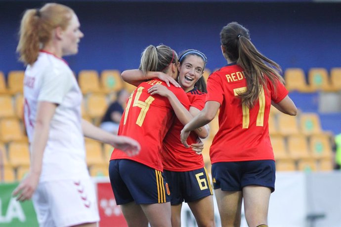 Archivo - Aitana Bonmati Conca of Spain celebrates a goal with Alexia Putellas Segura during the women international friendly match played between Spain and Denmark at Santo Domingo stadium on Jun 15, 2021 in Alcorcon, Madrid, Spain.