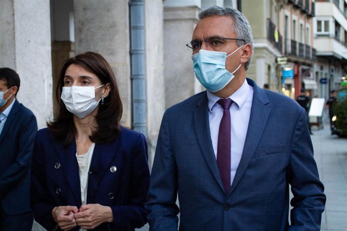 La ministra de Justicia, Pilar Llop, y el delegado del Gobierno en Castilla y León, Javier Izquierdo.