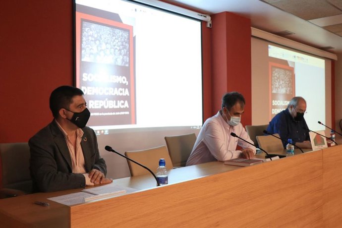 Presentación del libro en la Antigua Escuela de Magisterio de Jaén