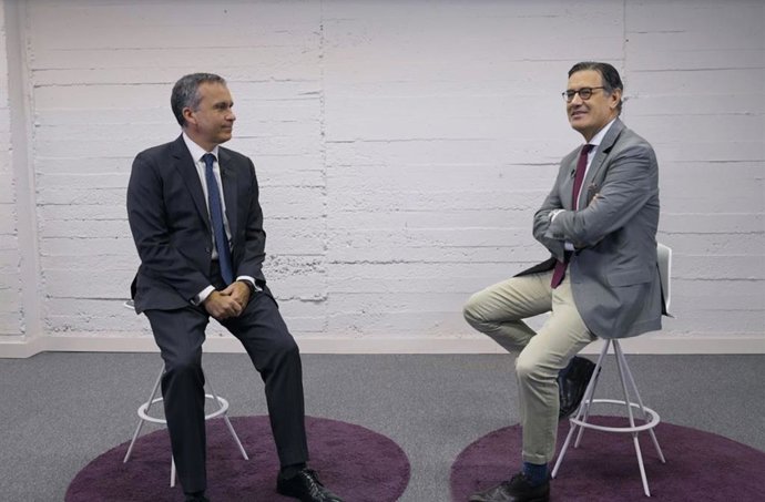 CEO de Aenor, Rafael García Meiro, y presidente de LLYC, José Antonio Llorente