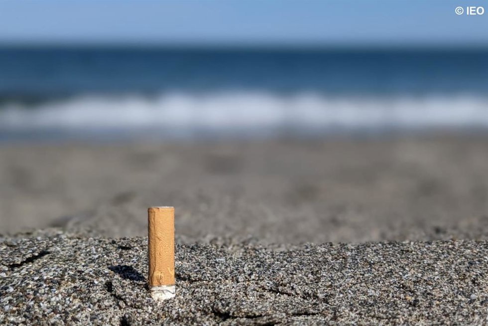 Archivo - Colilla en una playa
