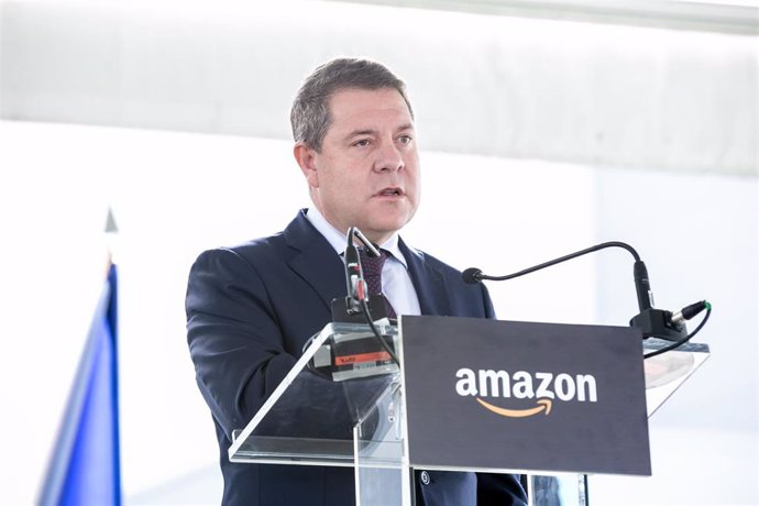 El presidente de Castilla-La Mancha, Emiliano García-Page, asiste al acto de celebración del décimo aniversario de Amazon en España.