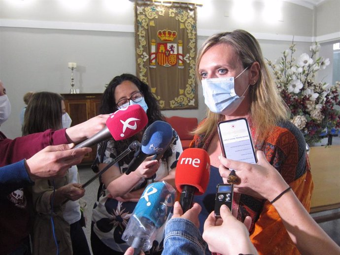 Archivo - Imagen de archivo de la delegada del Gobierno en Extremadura, Yolanda García Seco, en declaraciones a los medios de comunicación