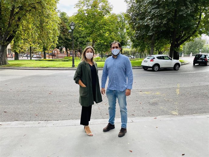 La portavoz y el viceportavoz del Grupo Municipal Popular, Carolina Blasco y Jorge Berzosa.
