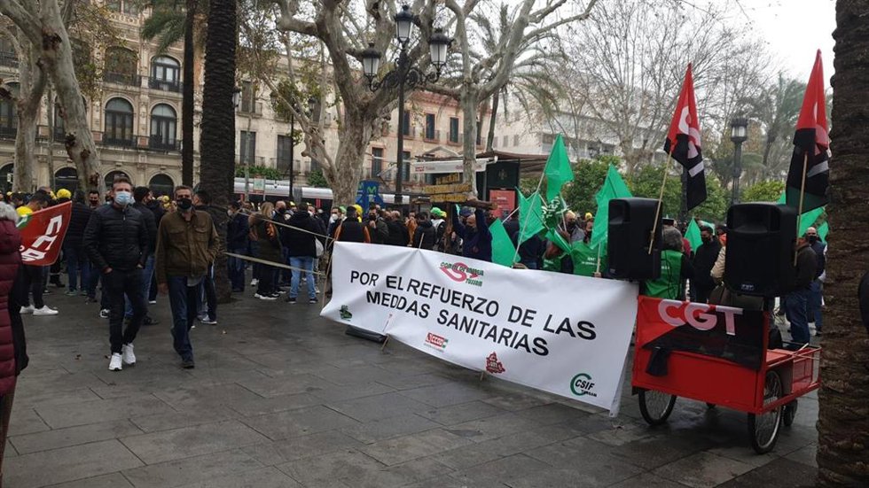 Archivo - Imagen de archivo de una protesta de los sindicatos de Tussam