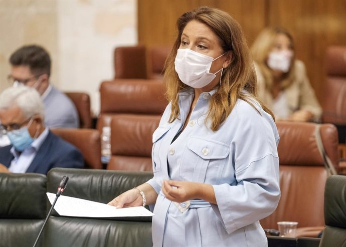 Archivo - La consejera de Agricultura, Carmen Crespo, este jueves durante el Pleno del Parlamento de Andalucía.