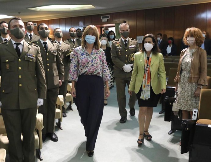 La ministra de Defensa Margarita Robles acompañada por la ministra de Educación y Formación Profesional, Pilar Alegría inaugura el curso académico 2021-2022 en la Academia de Infantería de Toledo.