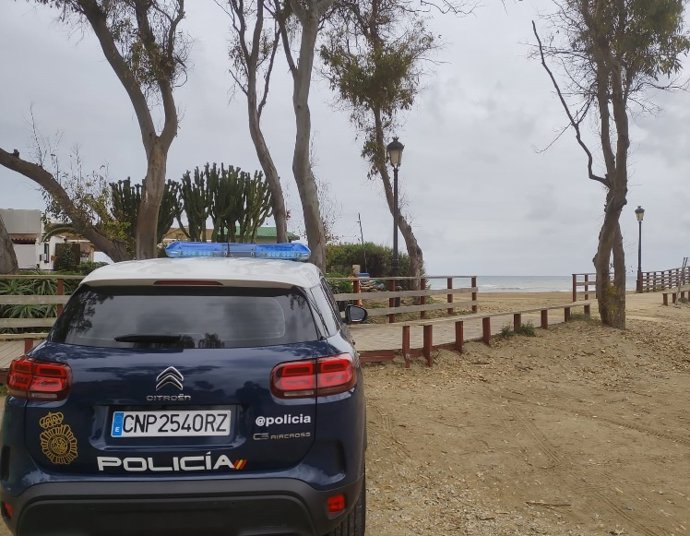 Un coche de la Policía Nacional en Marbella
