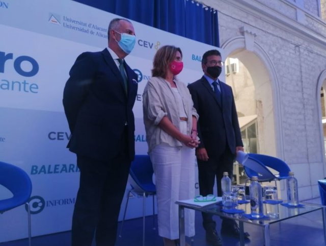 La ministra Teresa Ribera en el Foro Alicante.