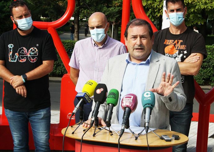 El alcalde de Pertollano, Adolfo Muñiz, en rueda de prensa.