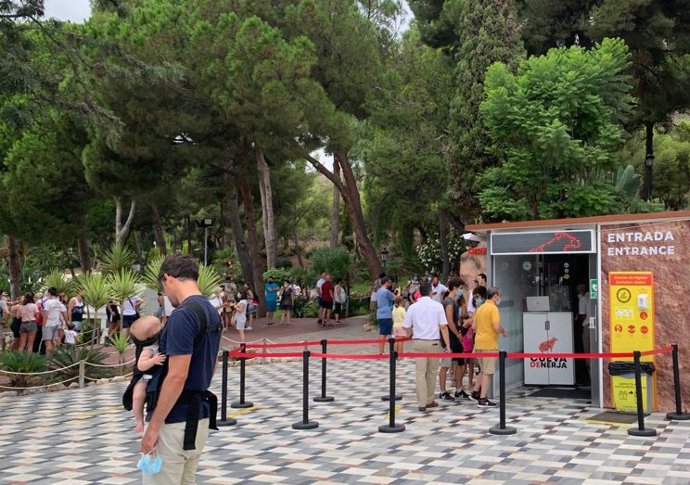 La Cueva de Nerja (Málaga) recibe en verano 155.000 visitantes