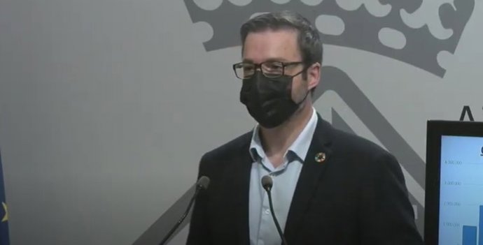 Archivo - El alcalde de Palma, José Hila, durante la rueda de prensa.