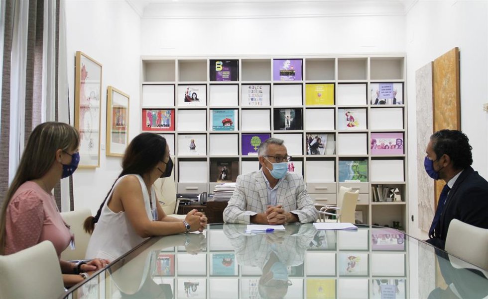 Firma del convenio de colaboración entre Diputación de Huelva y Carrefour.
