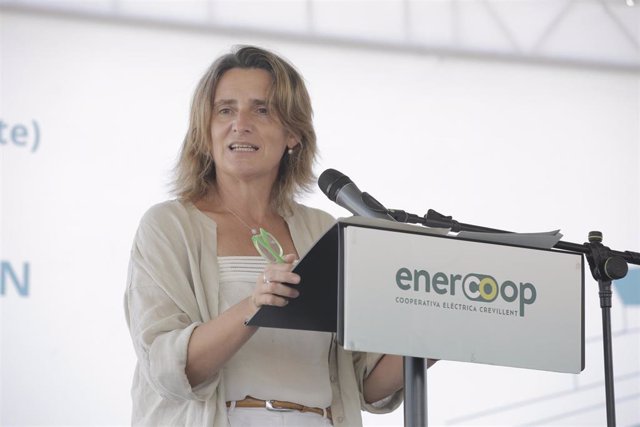 La vicepresidenta y ministra para la Transición Ecológica y el Reto Demográfico, Teresa Ribera, interviene en la clausura la jornada 'Comunidades energéticas: participación ciudadana en la transición energética', en Crevillent, Alicante