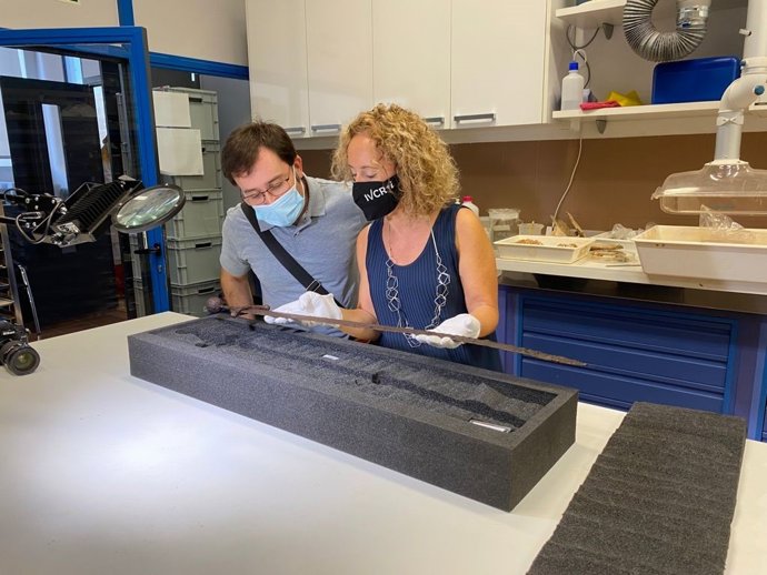 El Institut Valenci de Conservació, Restauració i Investigació (IVCR+i) ha restaurado una espada medieval datada en el siglo XIV procedente del castillo de Aín