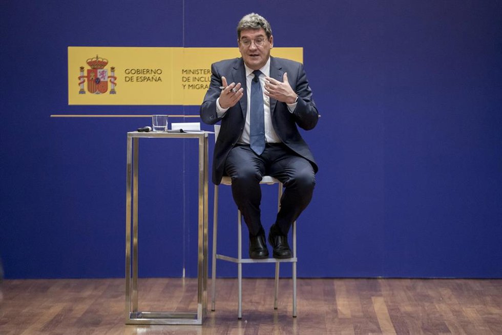 El ministro de Seguridad Social, Inclusión y Migraciones, José Luis Escrivá, interviene durante la presentación de un avance de los datos de afiliación del mes de septiembre, en la sede de su Departamento, a 16 de septiembre de 2021, en Madrid (España).