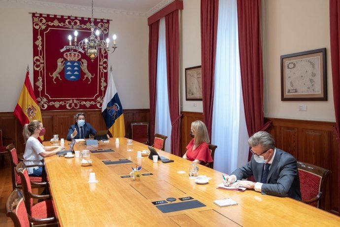 Reunión de la Mesa del Parlamento de Canarias