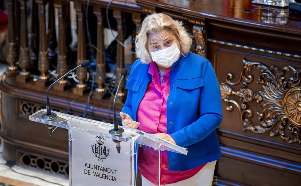 Archivo - La viceportavoz del PP en el Ayuntamiento de Valncia, María José Ferrer San Segundo, en un pleno del consistorio.