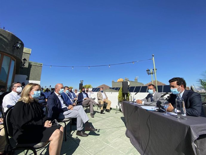 Foro sobre electricidad convocado por el PP con empresarios