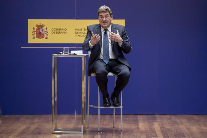El ministre de Seguretat Social, Inclusió i Migracions, José Luis Escrivá, intervé durant la presentació d'un avan de les dades d'afiliació del mes de setembre, en la seu del seu Departament, a 16 de setembre de 2021, a Madrid (Espanya).