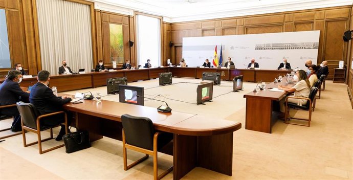 El consejero Alejandro Calvo participa en una reunión en el Ministerio de Transportes