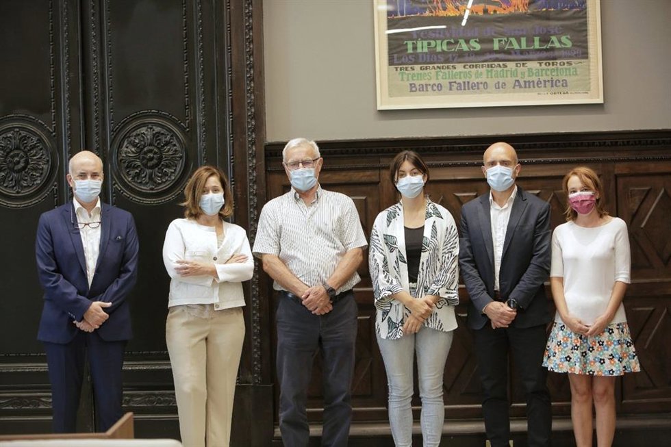 Victoria Verdú presenta el proyecto del nuevo hospital de Vithas al alcalde de Valncia