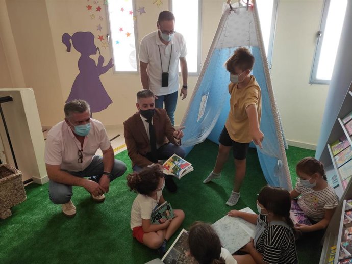Visita al colegio Fernando Molina.