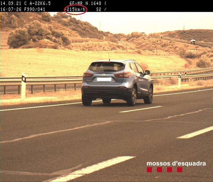 Los Mossos denuncian a una conductora por conducir a 215 km/h