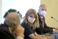 Díaz pide a la patronal que "vuelva a la senda del reencuentro" y no ponga "fronteras" en el diálogo social