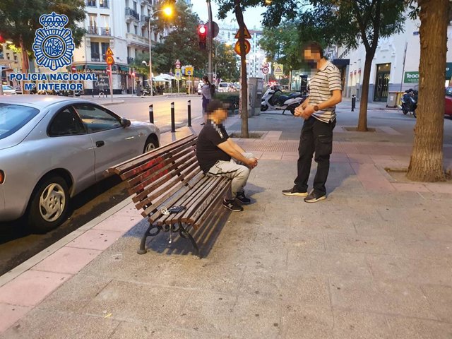 Tres miembros de un grupo organizado especializado en fraude de grandes cantidades de dinero arrestados Uno de los detenidos en Madrid por la Policía de Logroño por un delito de estafa