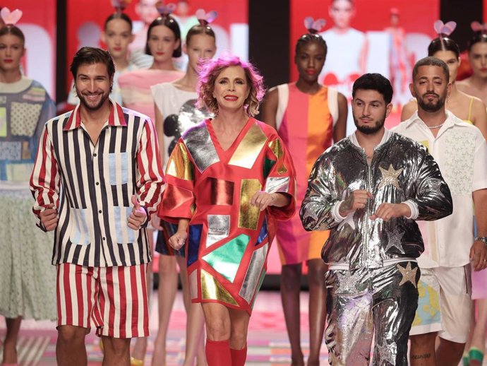 Agatha Ruiz De La Prada Ha Subido A La Pasarela A Omar Montes Y A Gianmarco Onestini
