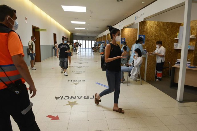 Coronavirus.- Los contagios descienden a 837 en Galicia y bajan a 303 los hospitalizados