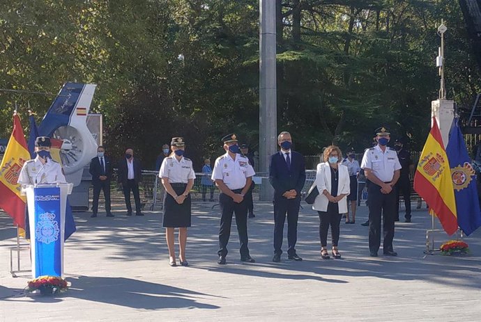 Inauguración de la exposición sobre medios de la Policía Nacional, pórtico de los actos centrales que la capital vivirá hasta el día 24 con motivo de la celebración de los Santos Ángeles Custodios.