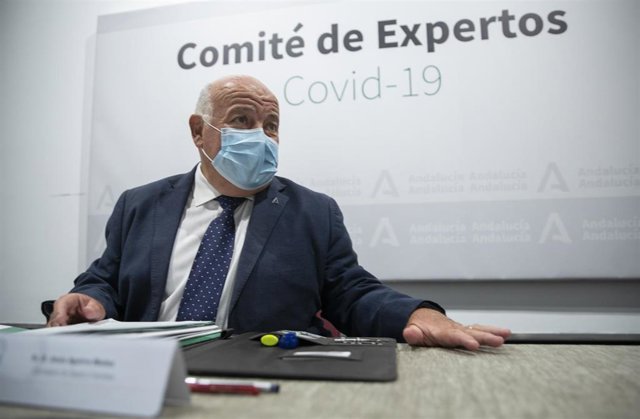 El consejero de Salud y Familias, Jesús Aguirre