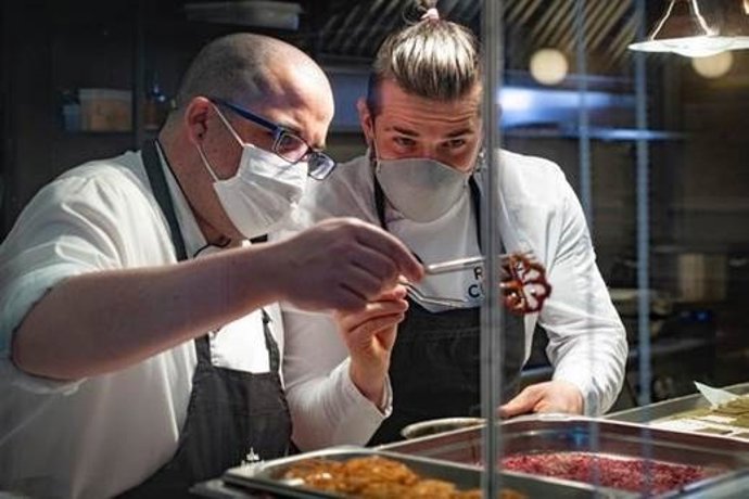 Chefs con estrella Michelin cocinarán 'a cuatro manos' con los jefes de cocina de Paradores