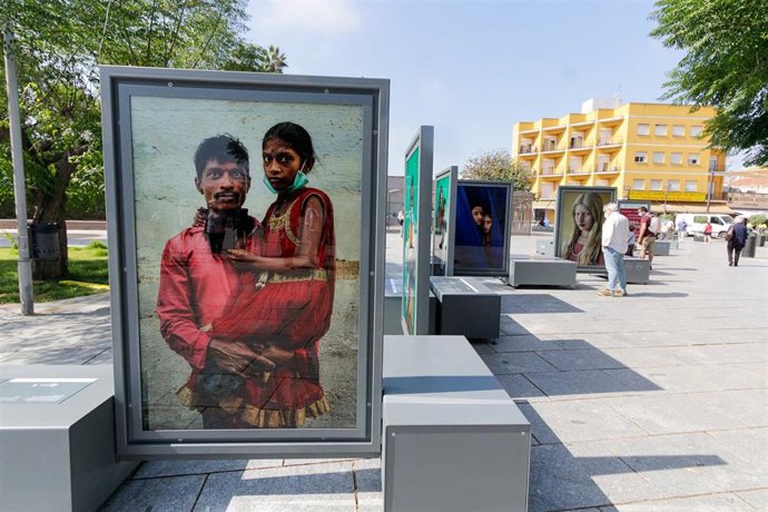Exposición 'Tierra de Sueños' en la Plaza Margarita Xirgú de Mérida