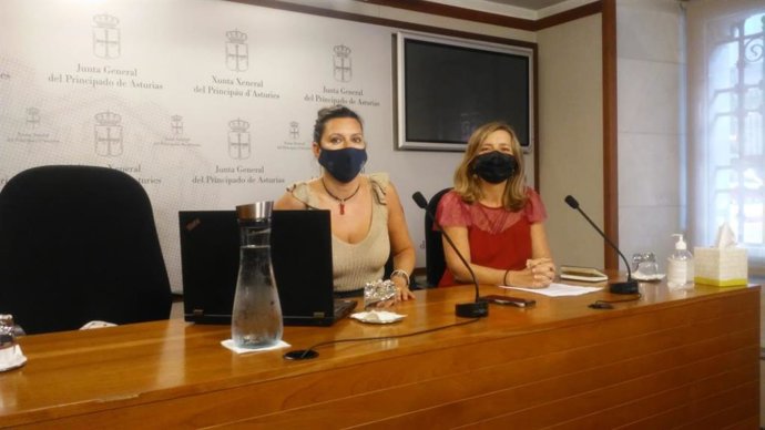 Nuria Rodríguez y Ana Taboada.