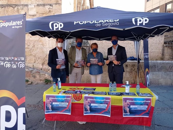 Maroto y De Olano presentan la campaña contra la subida de la luz.